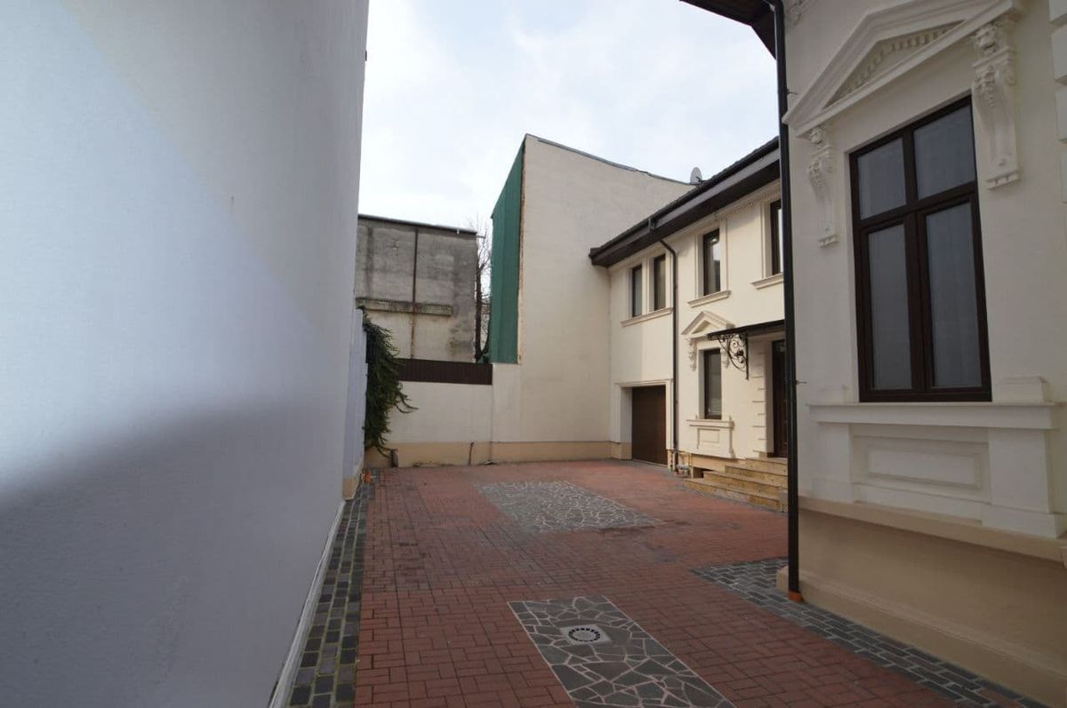 CASA 16 CAMERE FOSTA AMBASADA -CALEA VICTORIEI -6 LOCURI DE PARCARE - Poză 9
