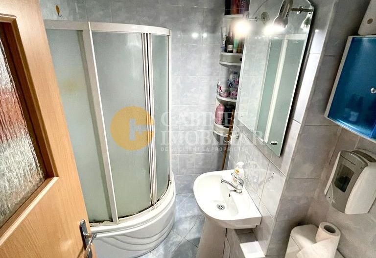 Apartament cu 3 camere - Etaj Intermediar -  Podu Ros 1001 Articole - Poză 7