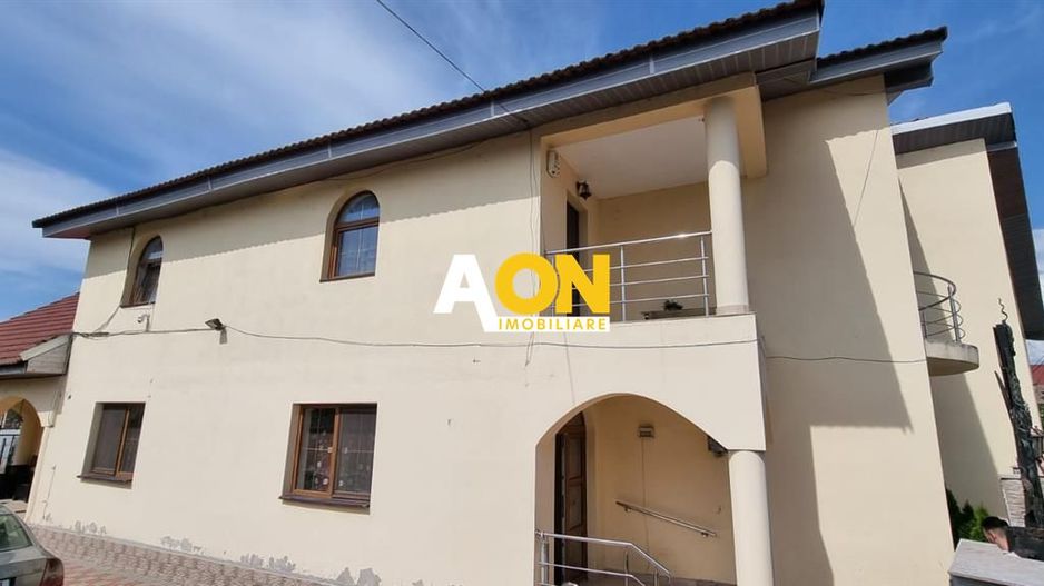 Casa individuala 7 camere Centru - Poză 1