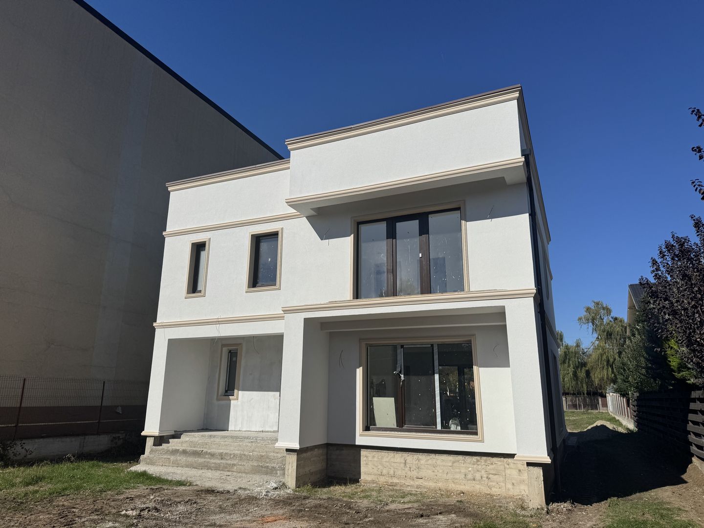 Vila Neoclasica zona CENTRALA Otopeni curte 500m2 - Poză 3