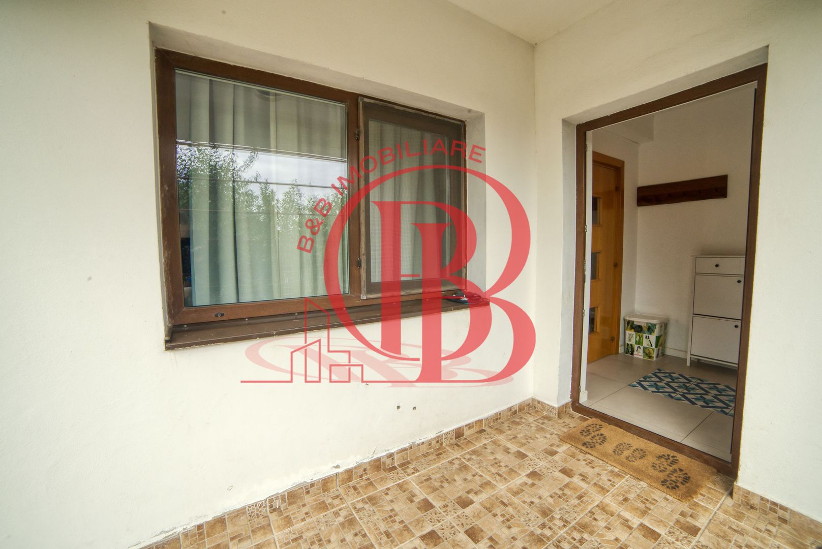 Casa complet mobilata 5 camere 3 bai curte generoasa - Poză 8