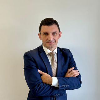 Razvan Nacu - Cabinet Imobiliar