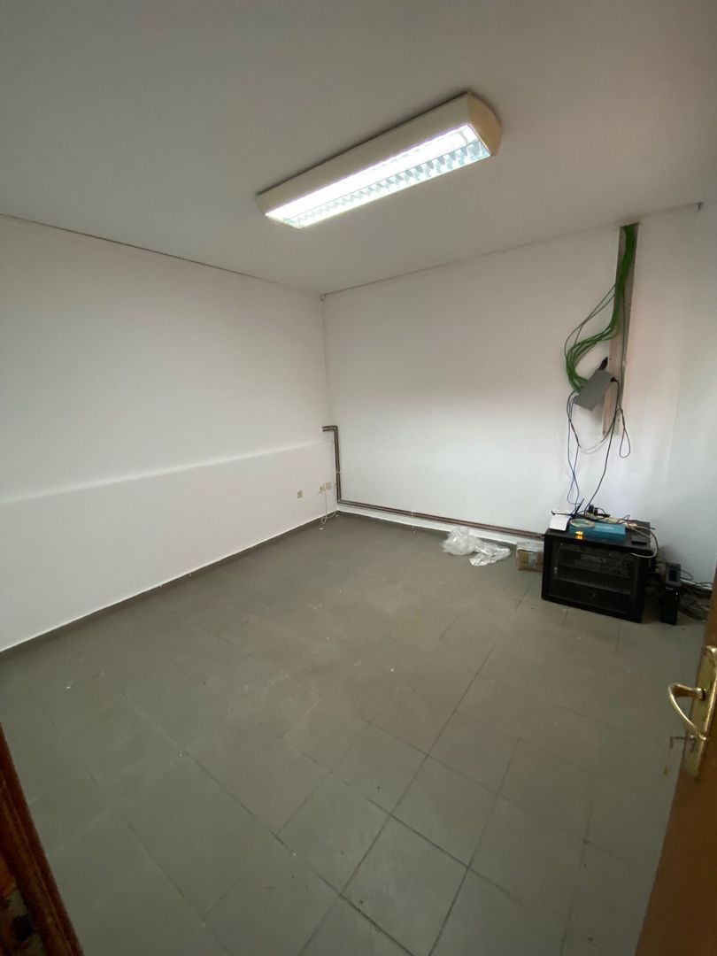 Hala 700mp  - 1040 mp cu spatiu de birouri zona de S - Poză 8