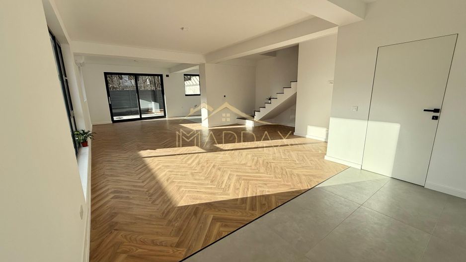 Vilă **6 camere  **451mp // Zona Iancu Nicolae - Poză 19