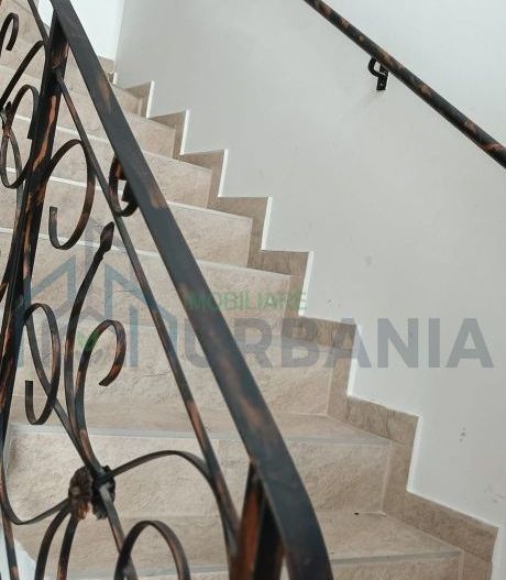 Inchiriez casa insiruita cu 3 camere Valea Lupului - Poză 5