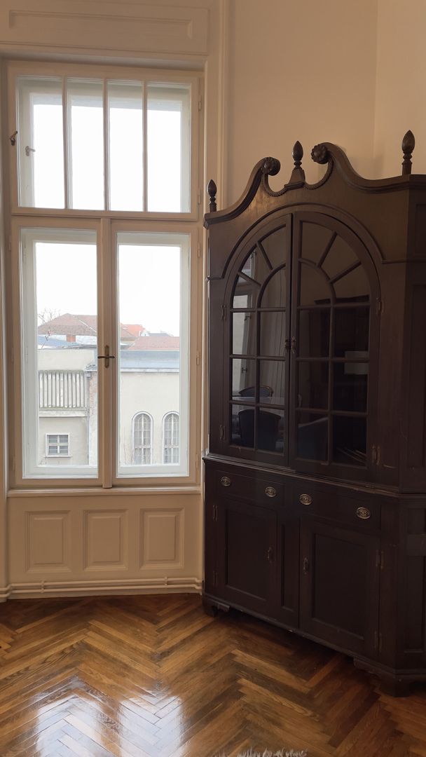 Apartament 5 camere , cladire istorica , renovat complet. - Poză 5