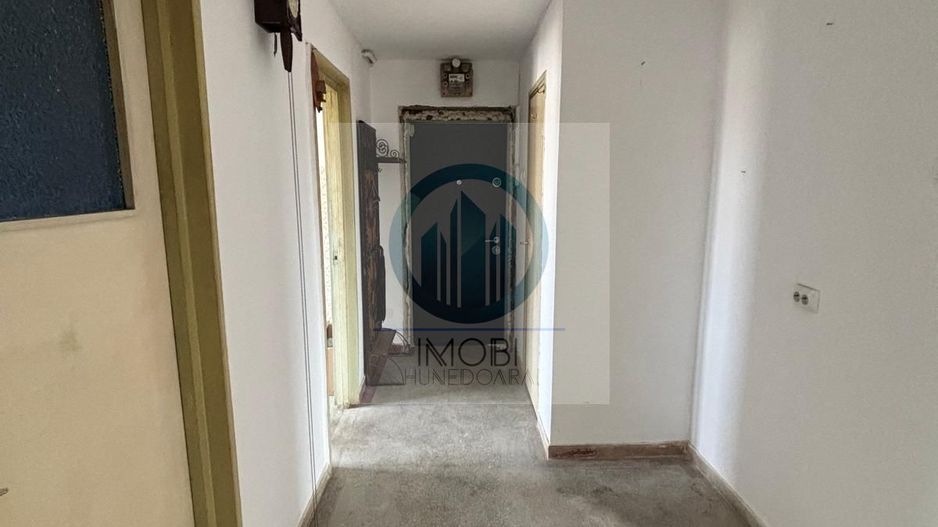 Apartament 2 camere decomandat situat Deva, strada Maraști etaj 4 - Poză 6