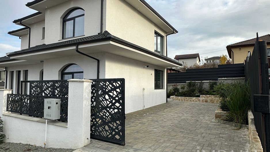 Casa superba de vanzare, situata intr-o zona aerisita a Dezmirului! - Poză 15