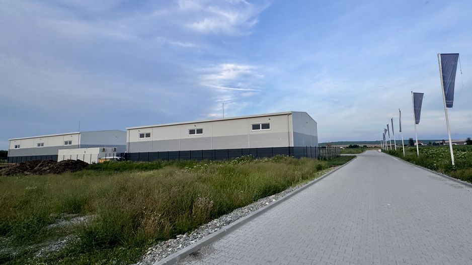 Hala industriala noua, ideal IMM - teren 1738mp, bransamente utilitati - Poză 2