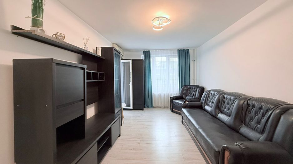APARTAMENT 3 CAMERE & 2 BAI DECOMANDAT RENOVAT COMPLET CRANGASI BLOC 1985 - Poză 1
