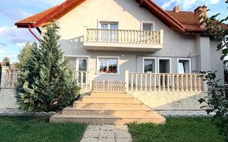 Casă spațioasă și elegantă cu teren  – Sânpetru - Poză 4