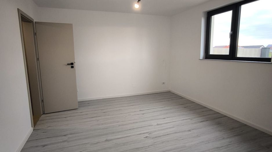 CASA NOUA SUPERBA IN NOJORID BIHOR 4 CAMERE - Poză 11