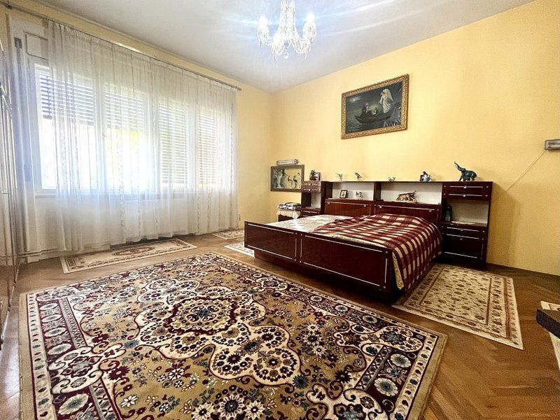 Apartament patrimoniu, 130 mp, cu garaj, et 1, in Piața Victoriei- Primărie - Poză 1