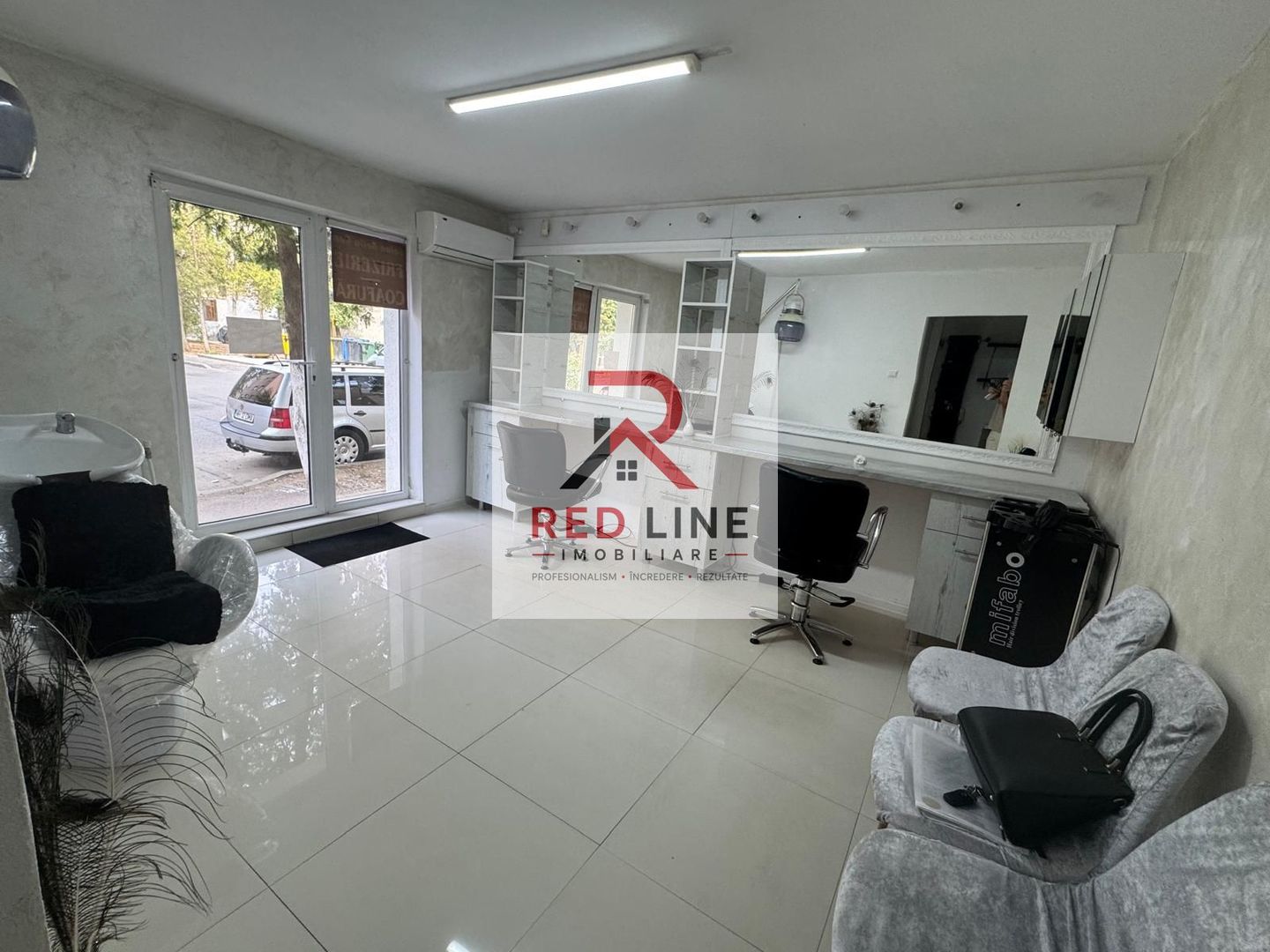 Salon de inchiriat zona Crihala - Exclusiv Red Imobiliare - Poză 7