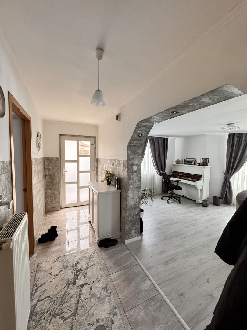 Vilă spațioasă cu 6 camere – Cartierul Viena, Oradea - Poză 11