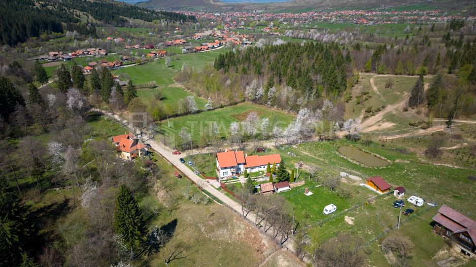 Teren intravilan, pretabil pentru casa de vacanta, 2000 mp - Poză 14