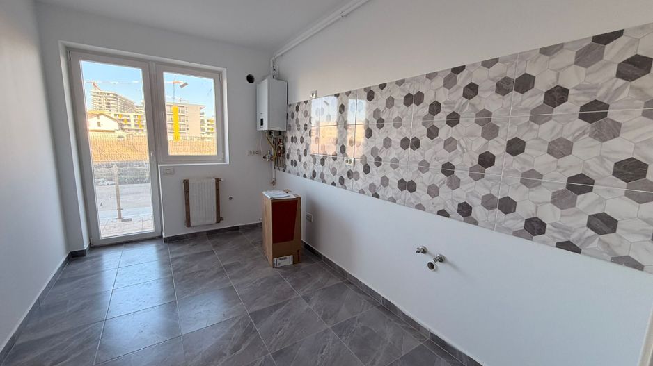 AP. 3 CAMERE, BLOC NOU, CENTRALA PROPRIE,BUCATARIE INCHISA,COMISION 0% - Poză 1