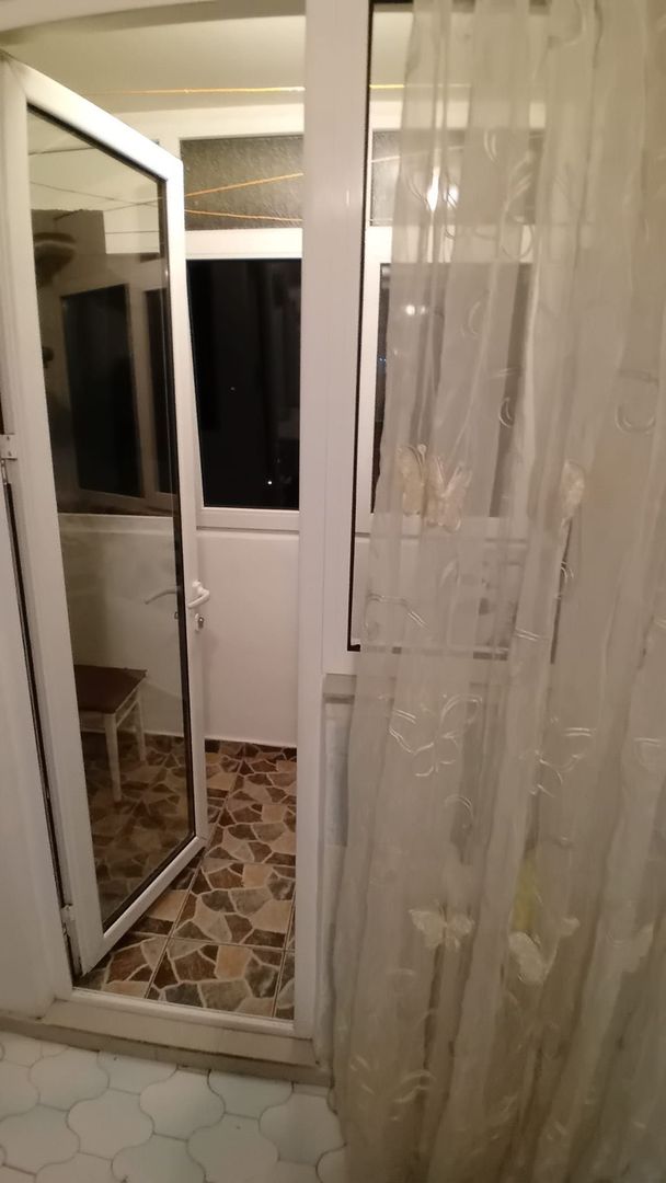 AP. 2 CAMERE CRANGASI, BUCATARIE INCHISA, REABILITAT, METROU 5 MINUTE - Poză 9