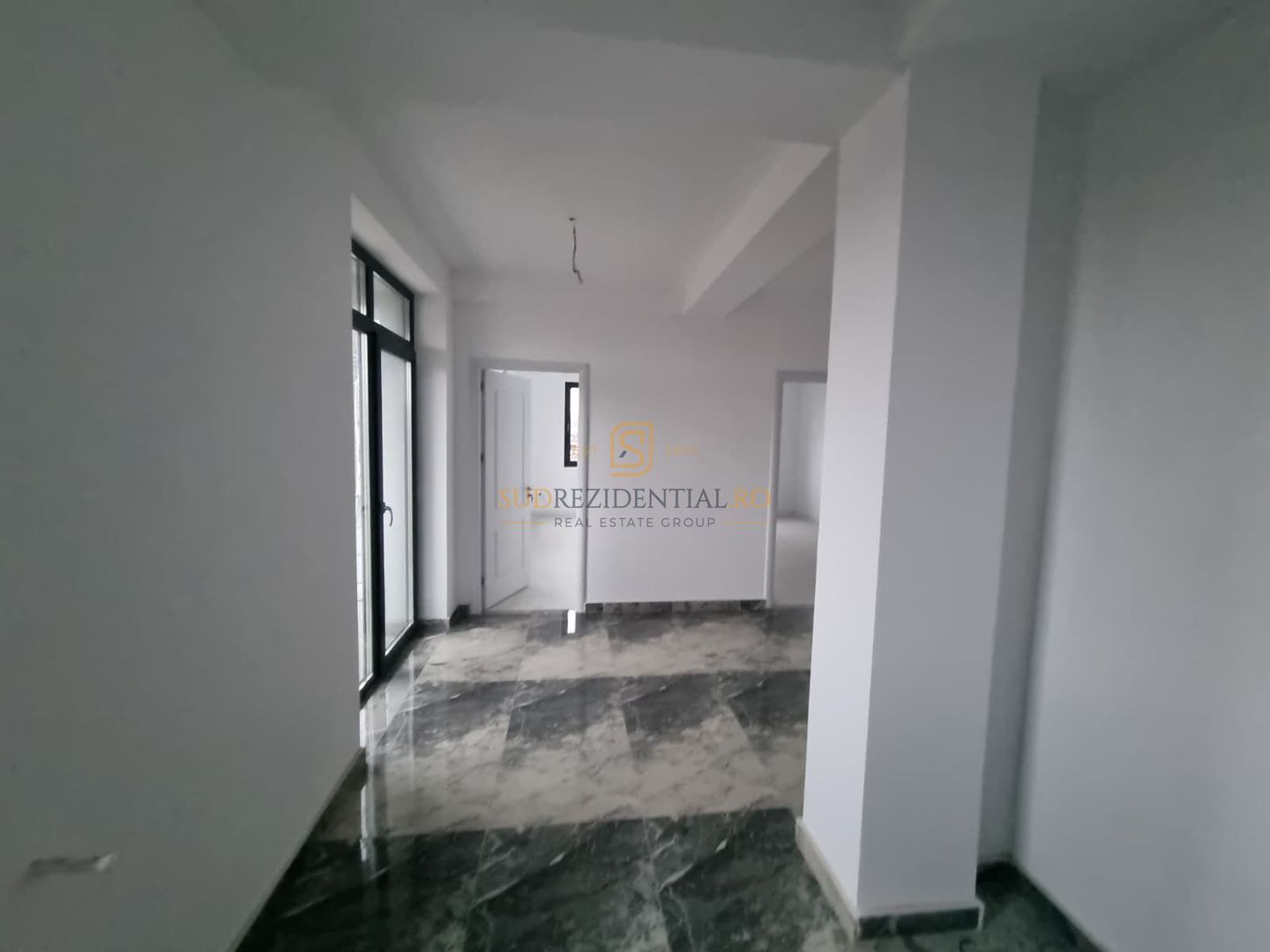 Casă spațioasă de vânzare – Sector 4, Metrou Aparatorii Patriei - Poză 6