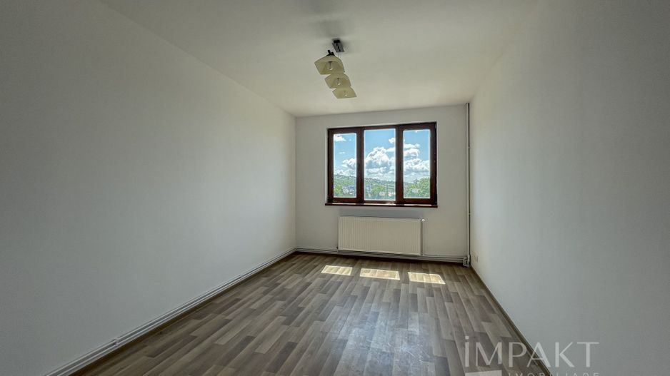 Casa individuala pe 3 niveluri pretabila pentru birouri, in cartierul Iris - Poză 4