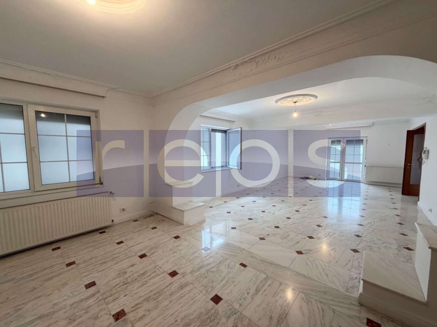 VANZARE VILA | 5 CAMERE | CURTE SUPERBA | ZONA FUNDENI - Poză 2