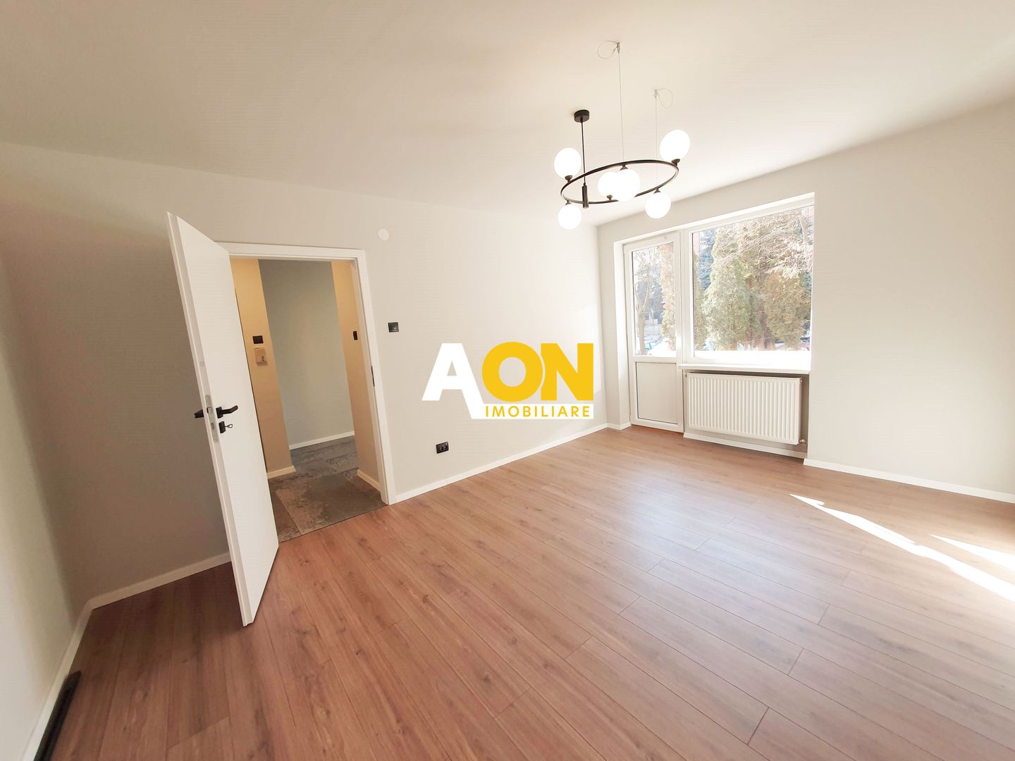 Apartament 2 camere, etaj 1, renovat complet, ultracentral - Poză 2