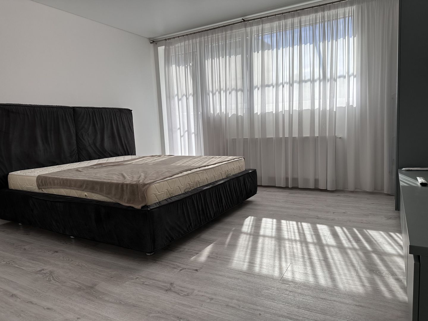 Garsoniera Nicolae Filipescu nr 50, complet renovata, centrala proprie - Poză 1