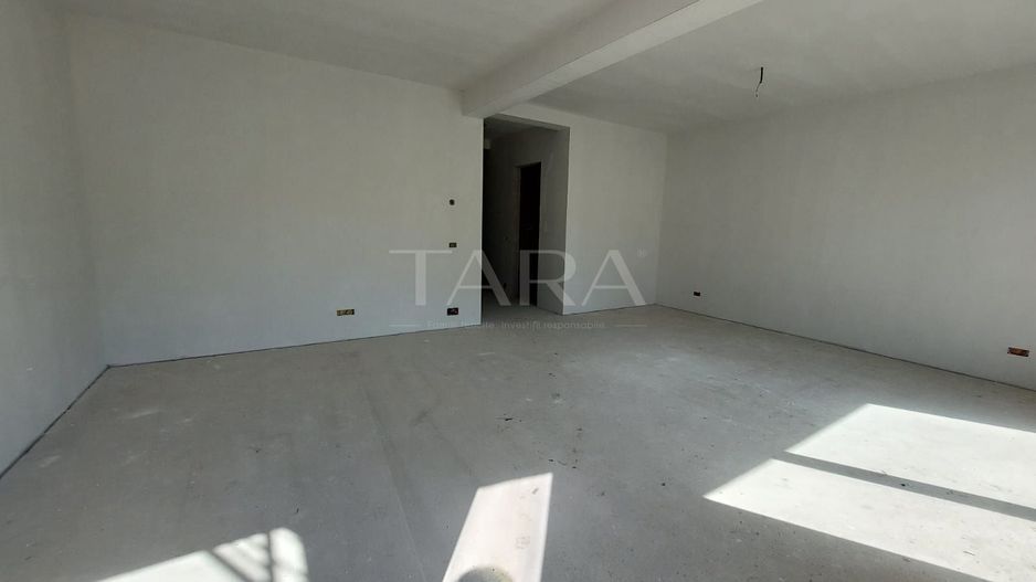 Casă spațioasă cu grădină în Florești, aproape de zona Somesului. - Poză 2