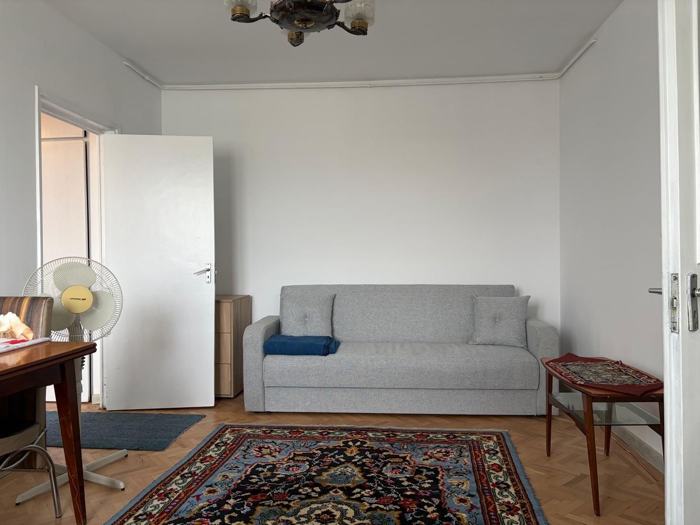 Apartament luminos cu doua camere, 1 mai - Poză 1