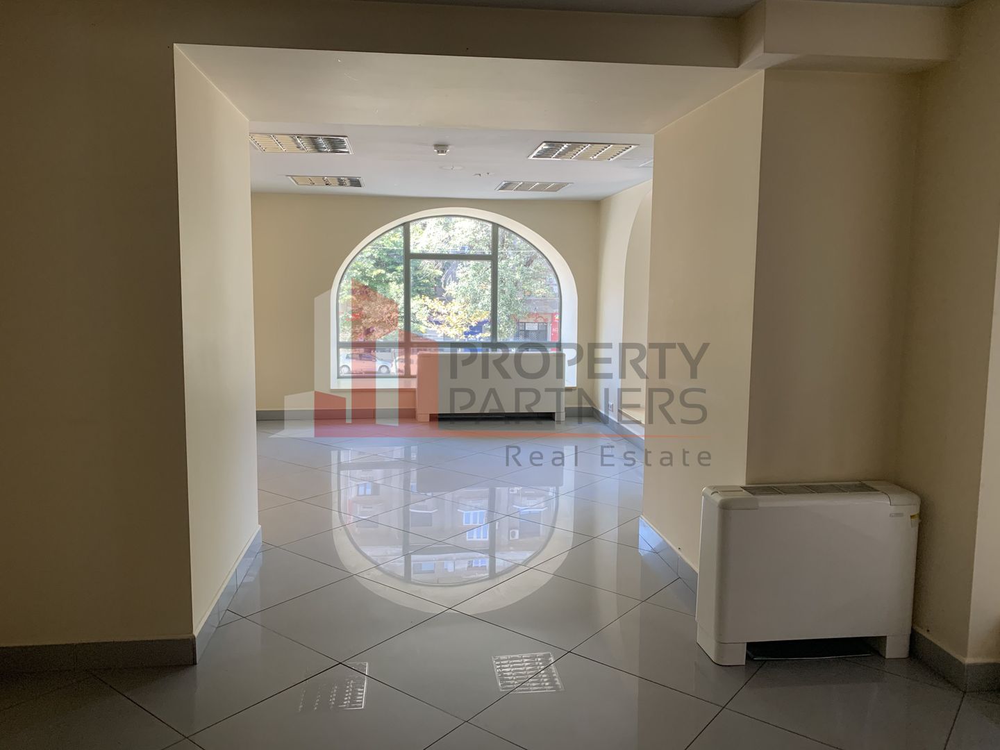 Spatiu comercial / show-room, magazin central - Universitate. - Poză 7