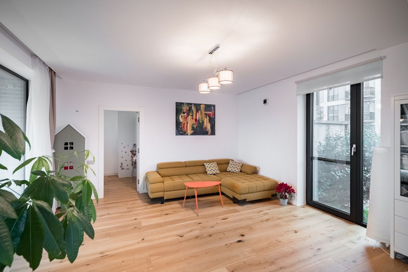 Apartament la parter cu gradina disponibil la inchiriere - Poză 5