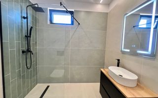 Vilă **6 camere  **451mp // Zona Iancu Nicolae - Poză 95