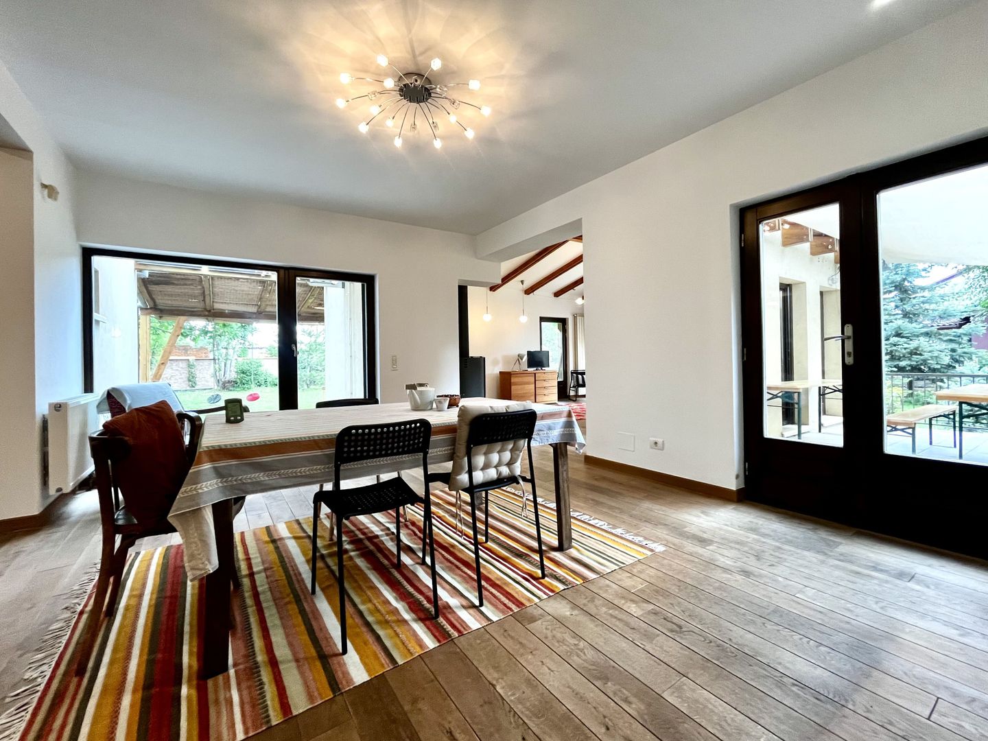 Casă de vis în Giroc – Eleganță clasică, spațiu vast și confortabil - Poză 7