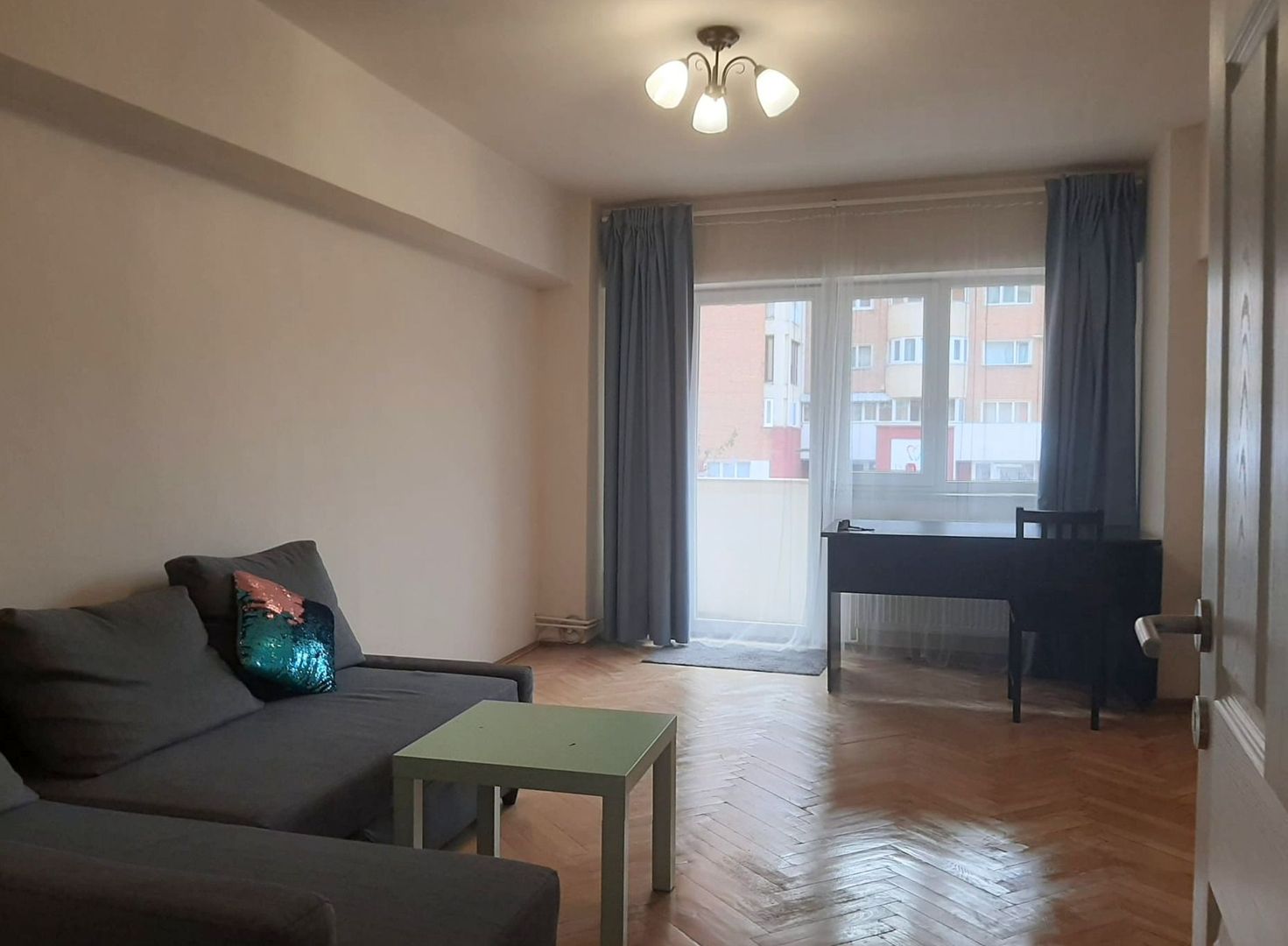 Vanzare 3 camere complet renovat zona pietonala Racadau - Poză 3