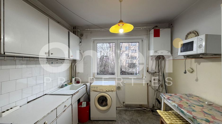 Apartament cu 4 camere, decomandat, etaj intermediar, garaj inclus, Victoriei - Poză 8