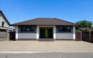 BG132-Duplex Parter-Apartament 2 camere,curte privata,Parcare 2 locuri