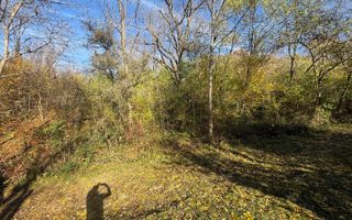 Teren langa pădure 6400mp+casa demolabila-deschidere 35 ml - Poză 15