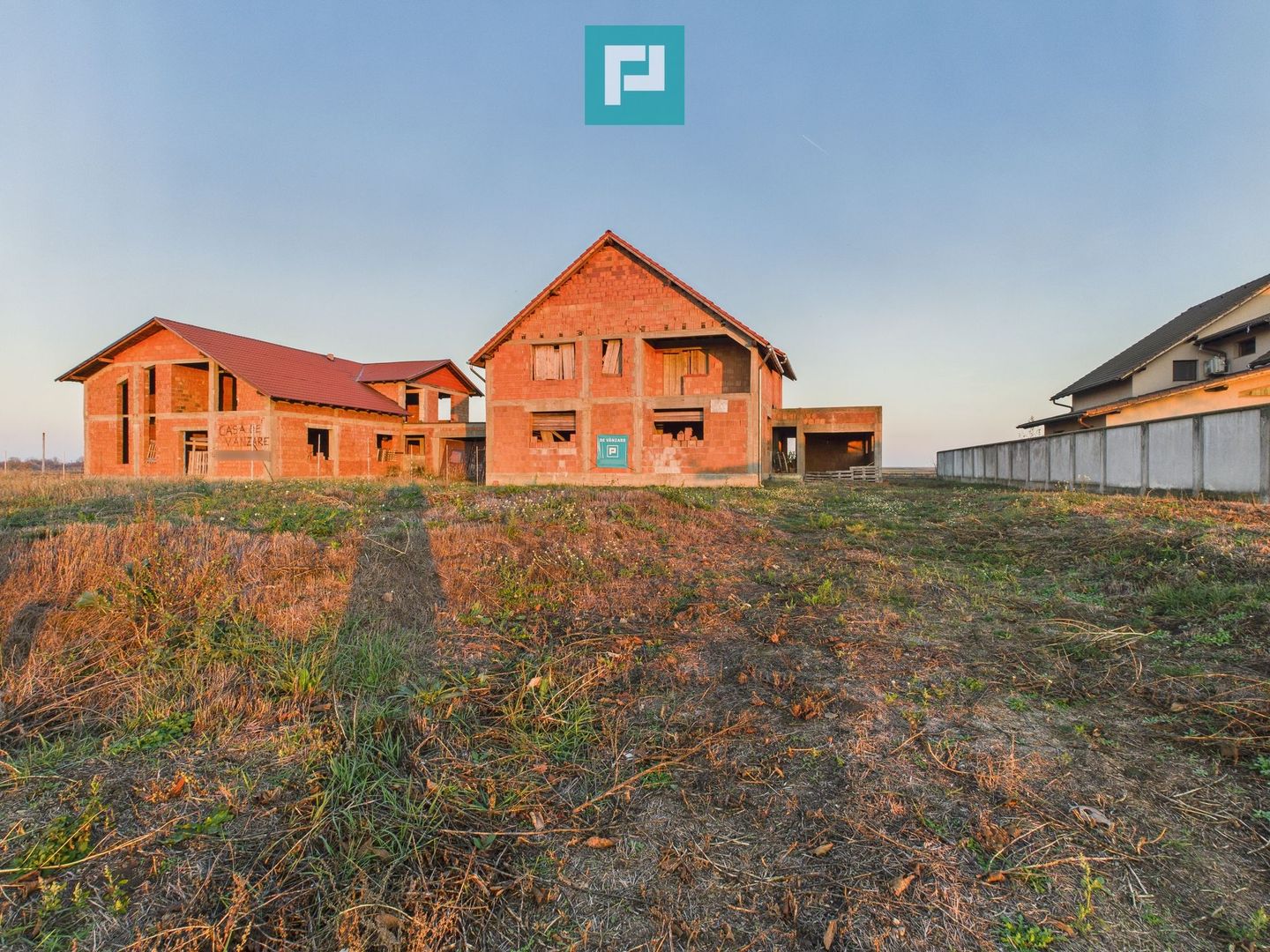 Proprietate impresionantă între Curtici și Macea - Poză 3