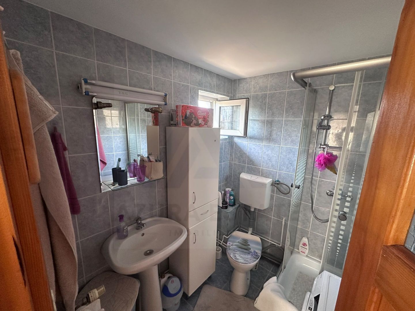 Apartament 3 camere decomandat  78 mp pivnita curte  in zona Centrala - Poză 13