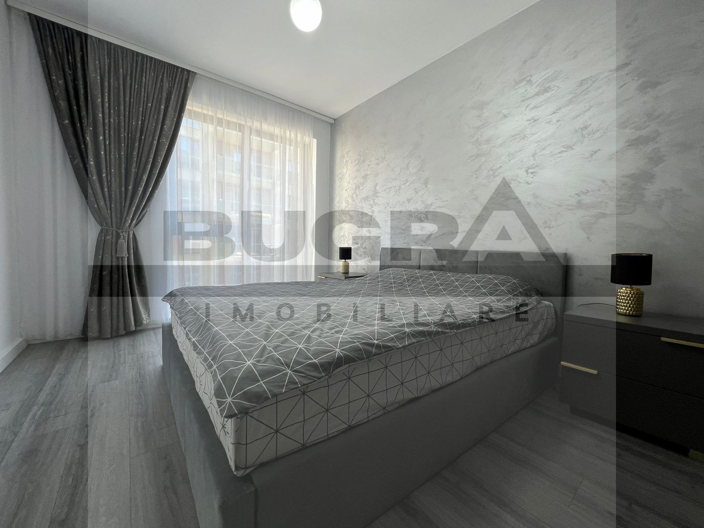 Apartament de 2 camere, LUX, parcare subterana, zona strazii Tasnad - Poză 1