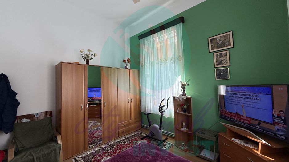 Locuinta din perioada antebelica in Armeneasca - Poză 5