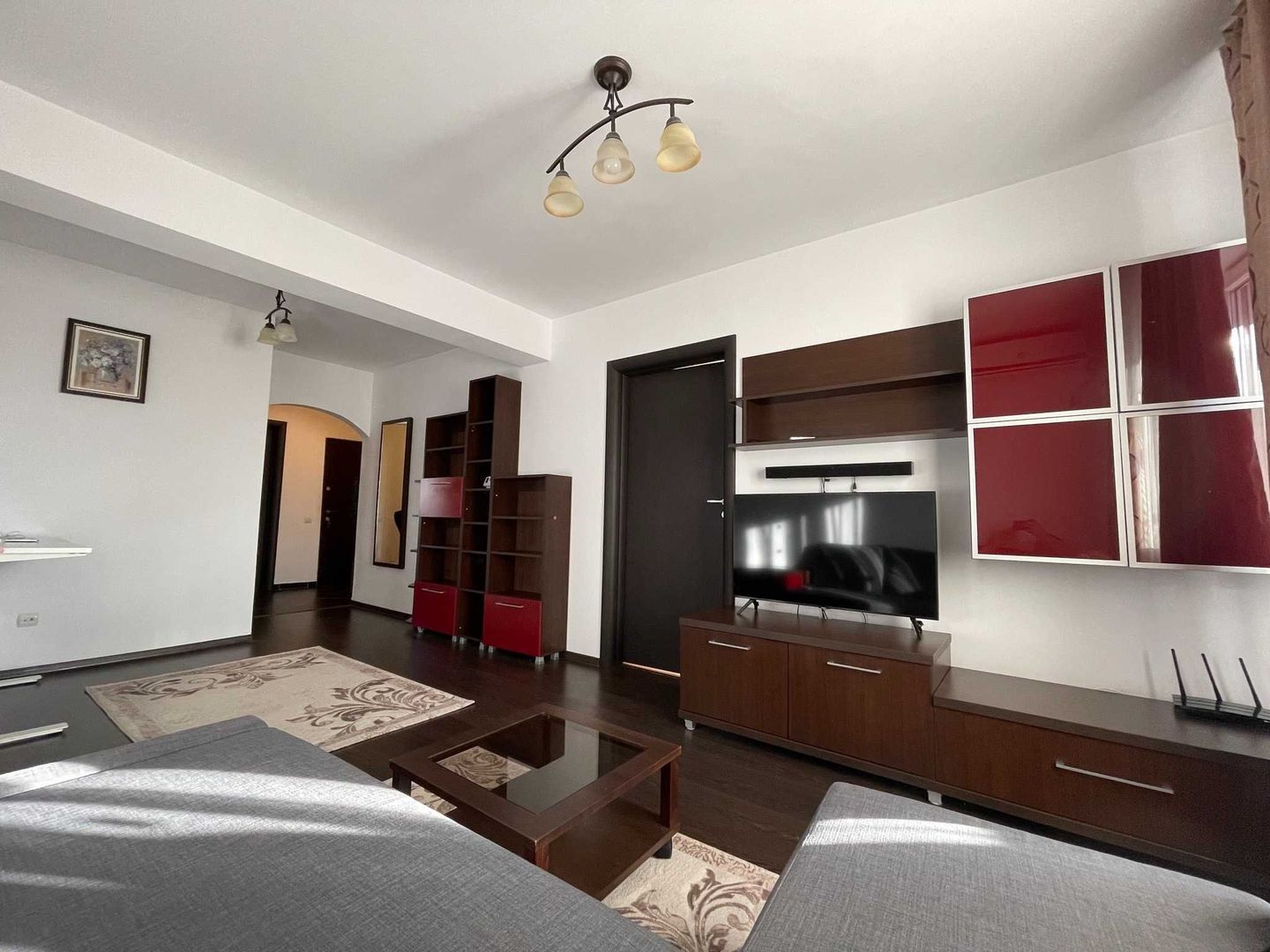 Închiriez apartament 2 camere, Mihai Bravu, centrală proprie - Poză 2