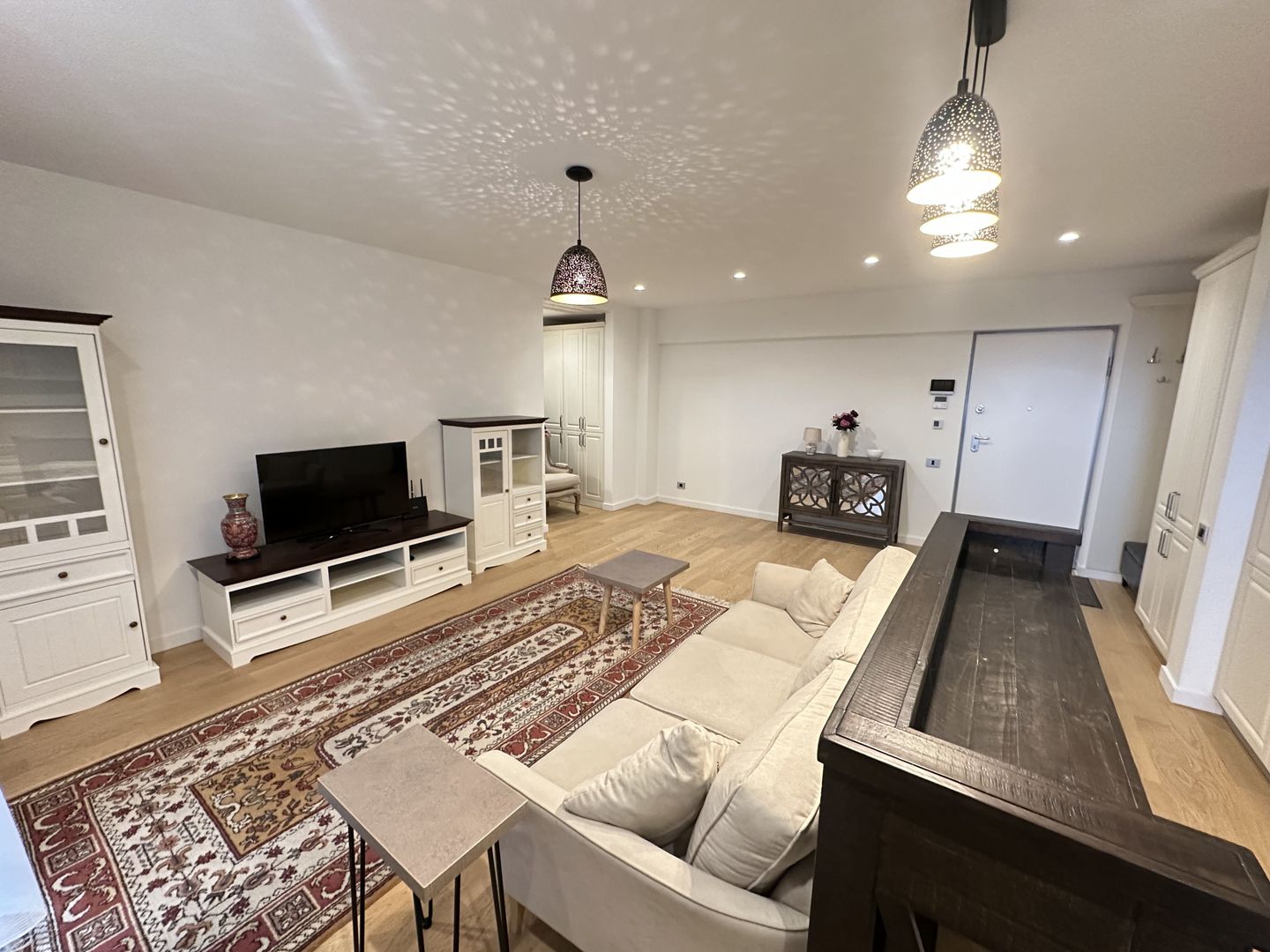 Chirie 2 camere Aviatiei Towers - Poză 3