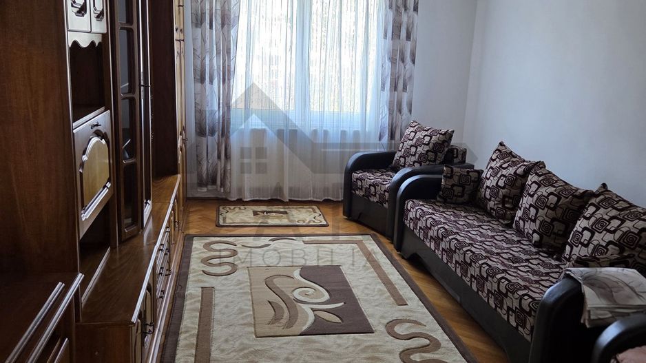 Închiriez apartament cu 3camere - Poză 1