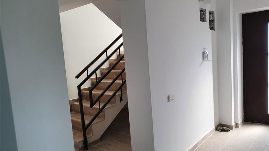 Casa tip duplex Pipera zona verde visavis Porsche Bucuresti Nord 185000 euro - Poză 3