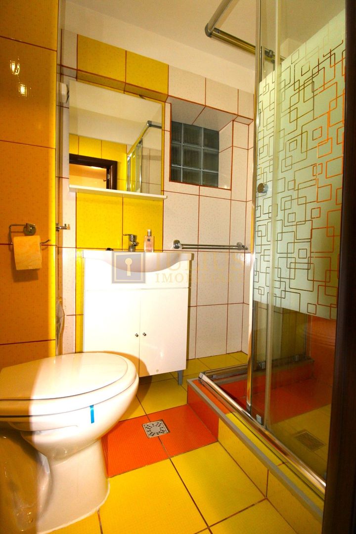 Complex, 4 camere, centrală proprie, aer condiționat - Poză 13