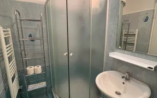 Apartament de inchiriat-2 camere,cu bai proprii,centrul orasului - Poză 11