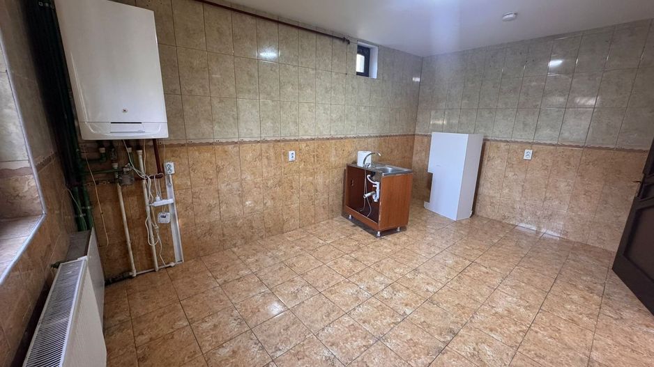 Casa de inchiriat Timpuri Noi 204 m - Poză 2