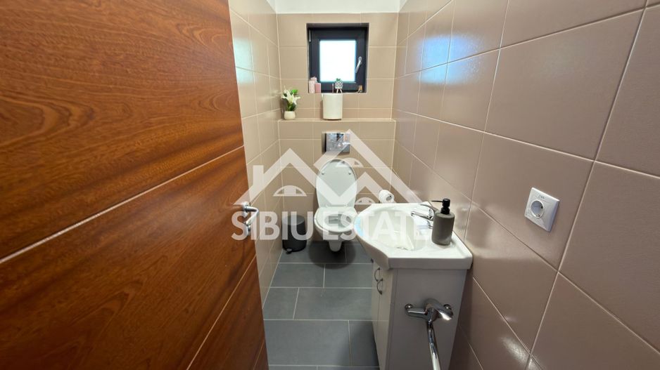Spatiu comercial/birouri, zona buna, circulata, cladire moderna - Poză 10