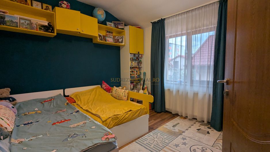 3 cam, 84mp, terasa sticla, curte 69mp, 2 parcari, boxa |Drumul Fermei - Poză 12